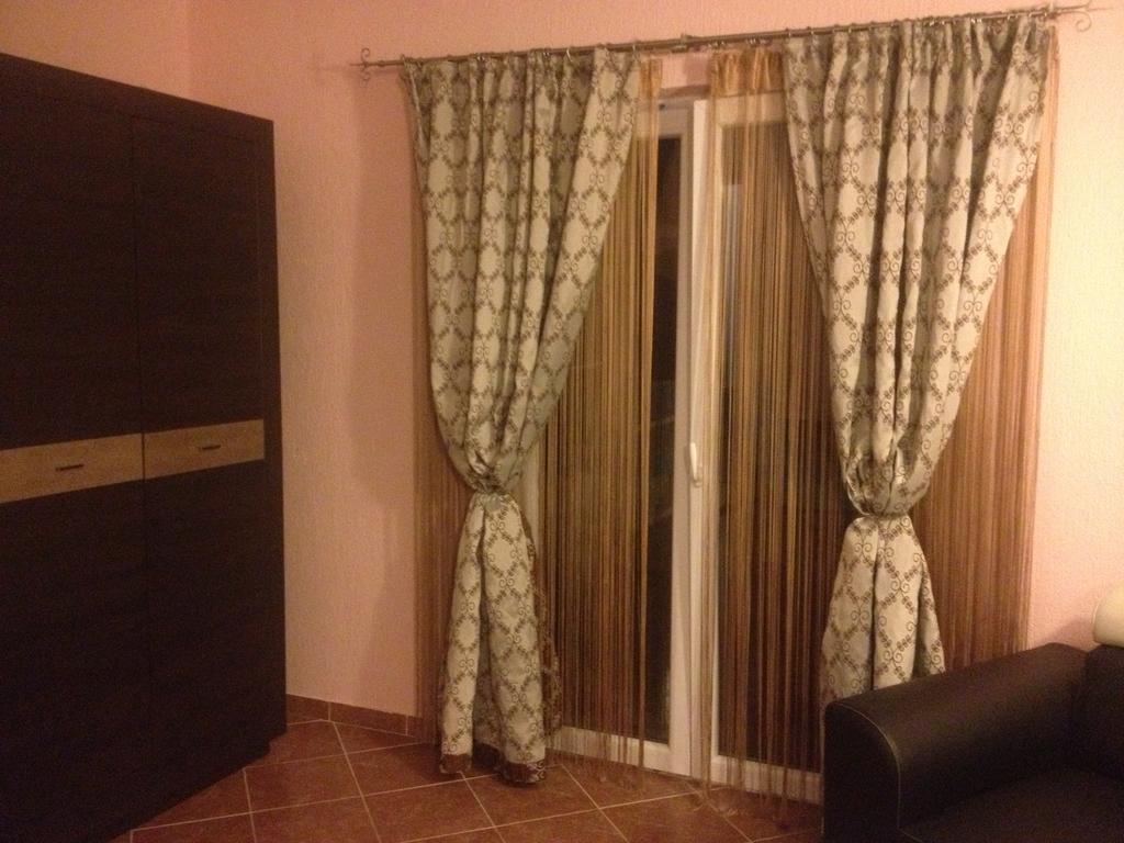 Apartments Svetlana Utjeha Ngoại thất bức ảnh