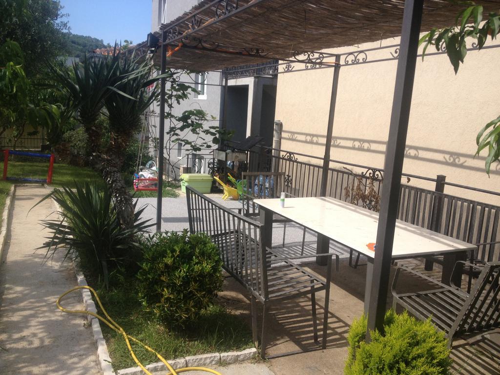Apartments Svetlana Utjeha Ngoại thất bức ảnh