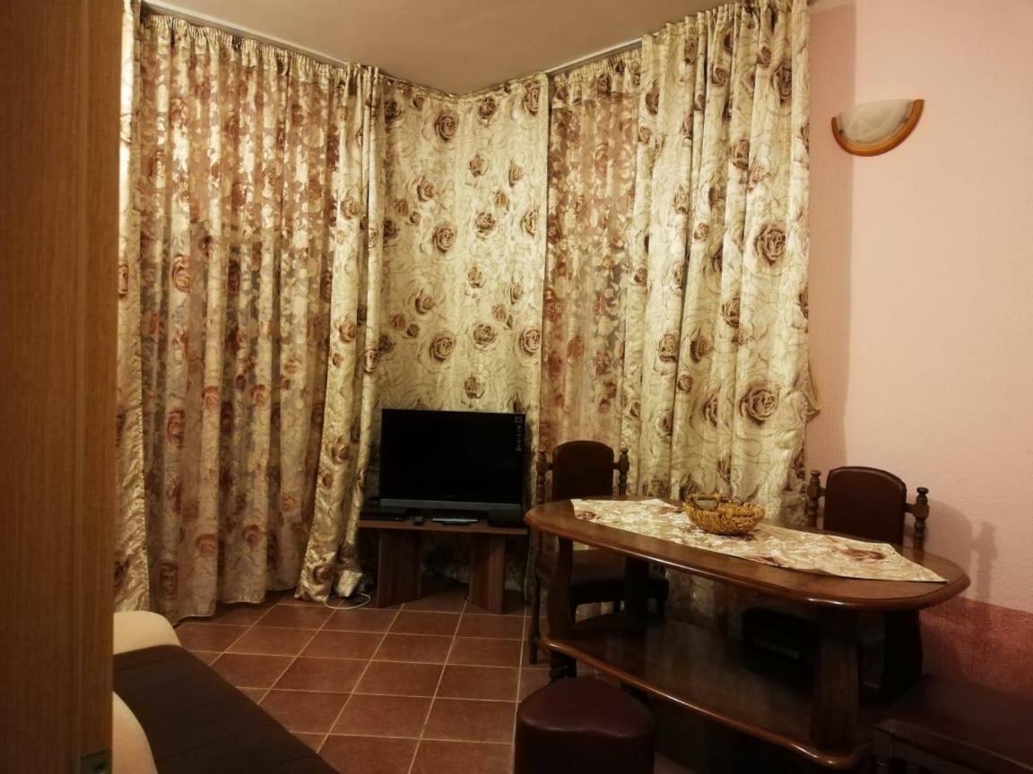 Apartments Svetlana Utjeha Ngoại thất bức ảnh